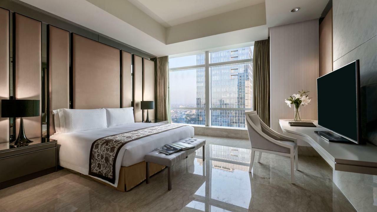 Hotel The Residences Of The Ritz-carlton Pacific Place 5*